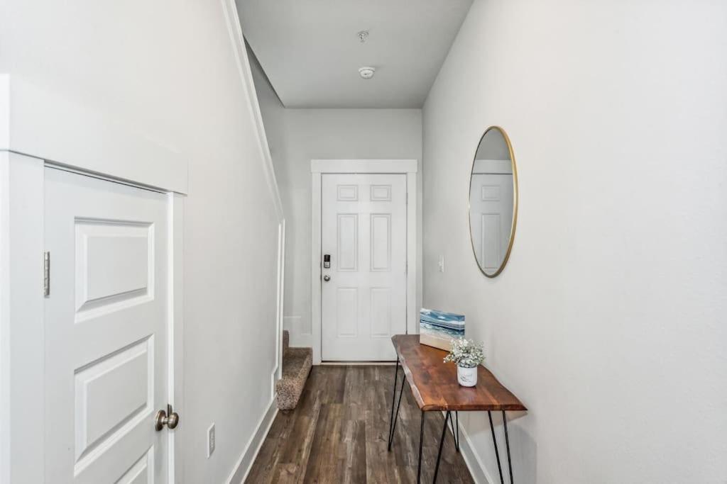 Luxury Townhome Near Downtown And Pensacola Beach Luaran gambar