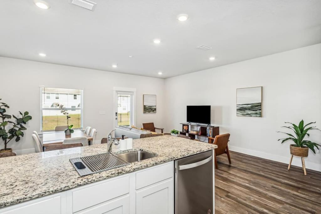 Luxury Townhome Near Downtown And Pensacola Beach Luaran gambar