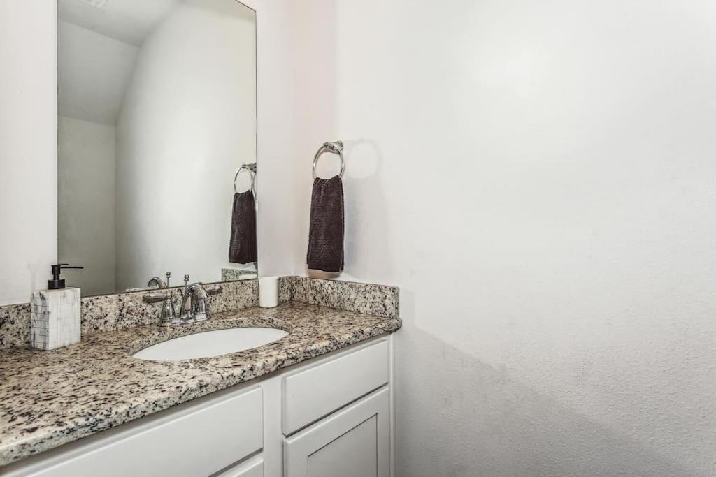 Luxury Townhome Near Downtown And Pensacola Beach Luaran gambar