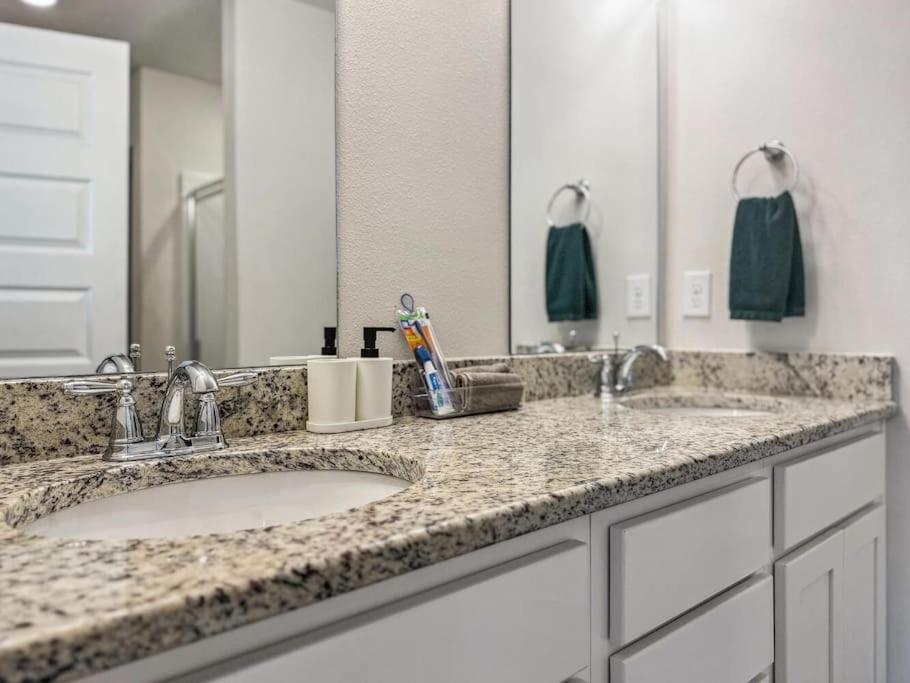 Luxury Townhome Near Downtown And Pensacola Beach Luaran gambar