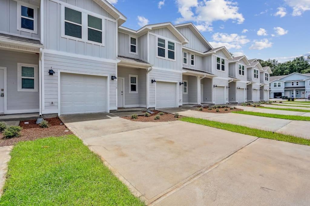 Luxury Townhome Near Downtown And Pensacola Beach Luaran gambar